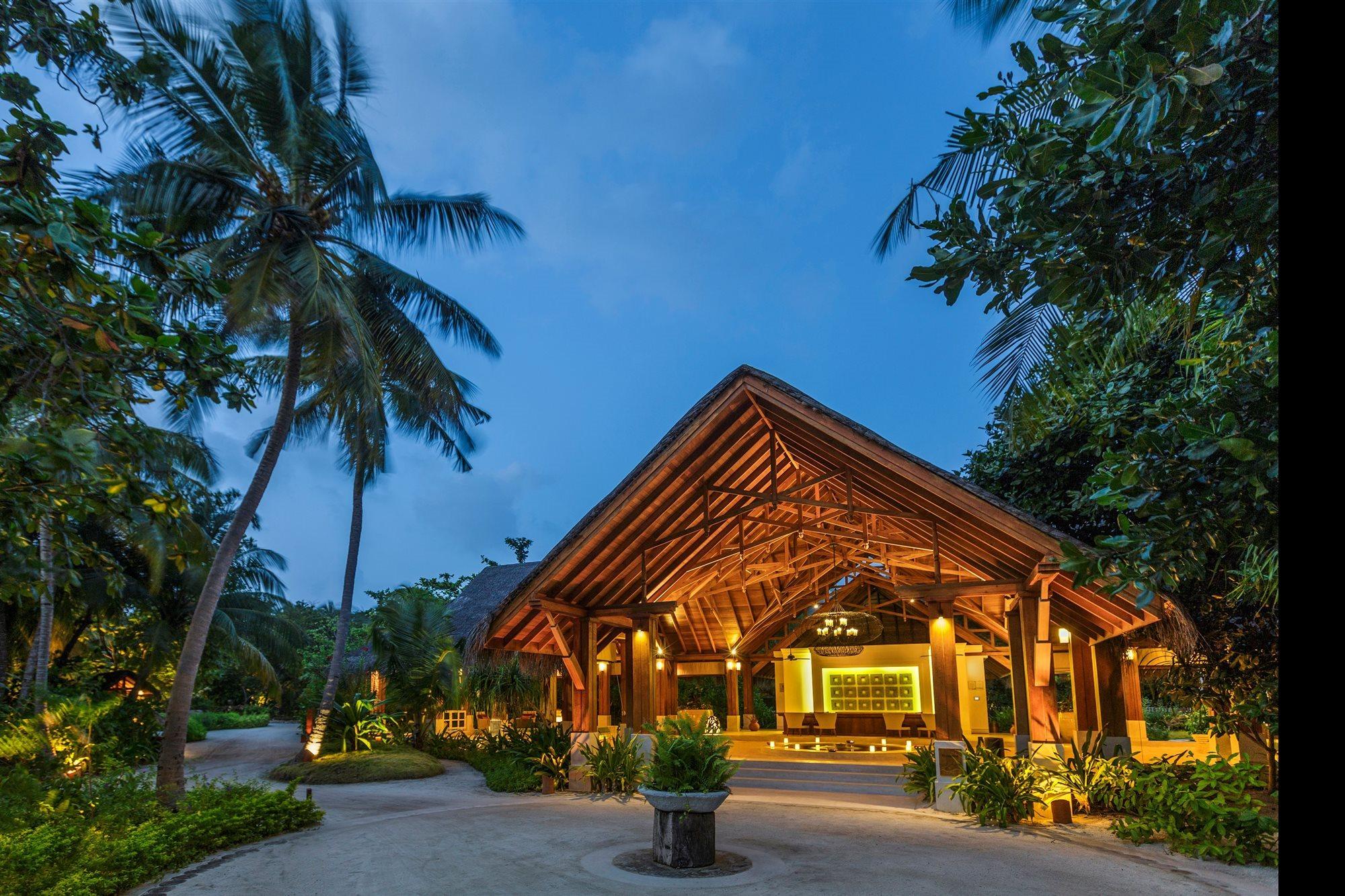 Dusit Thani Maldives Hotel Baa Atoll Exterior photo