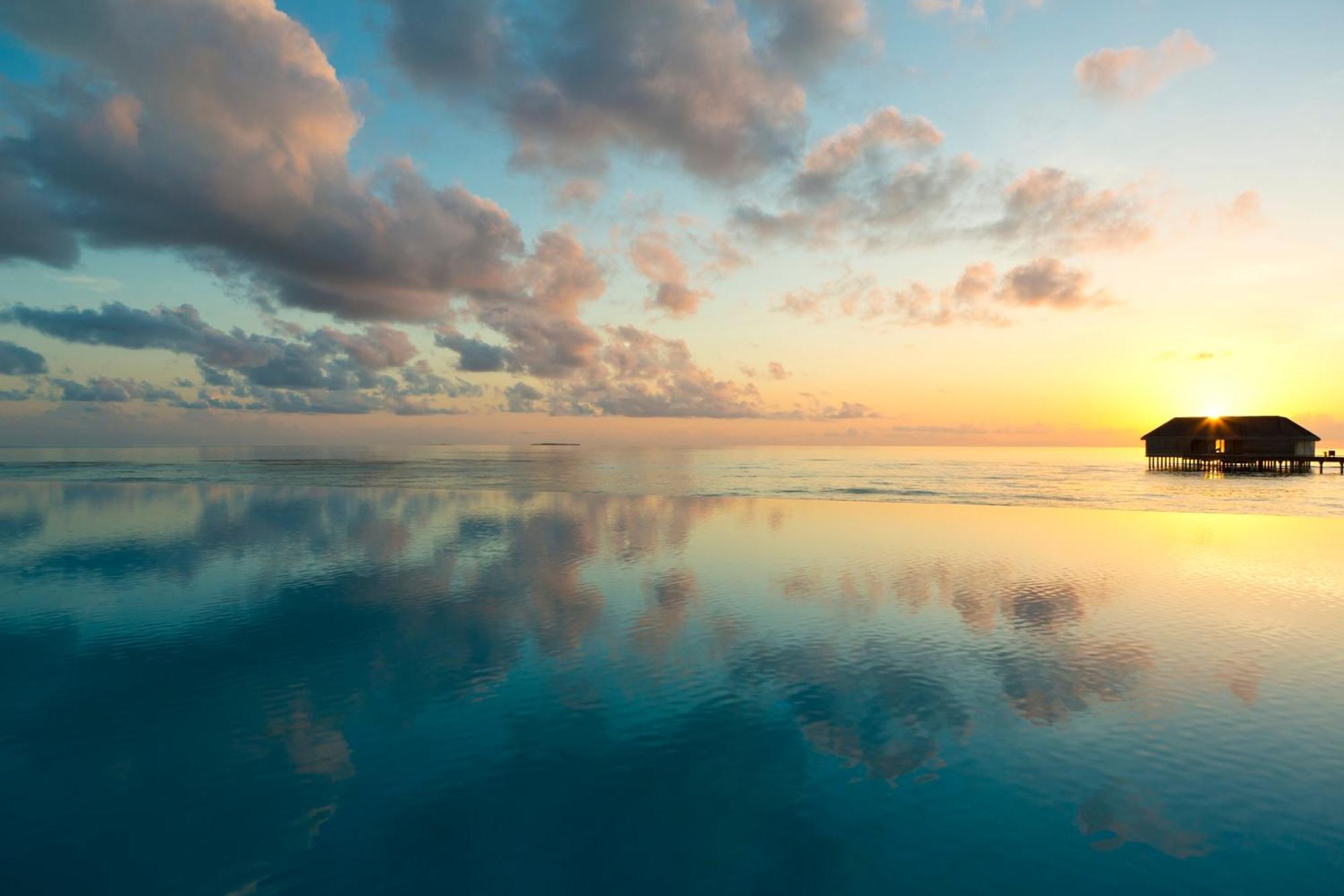 Dusit Thani Maldives Hotel Baa Atoll Exterior photo