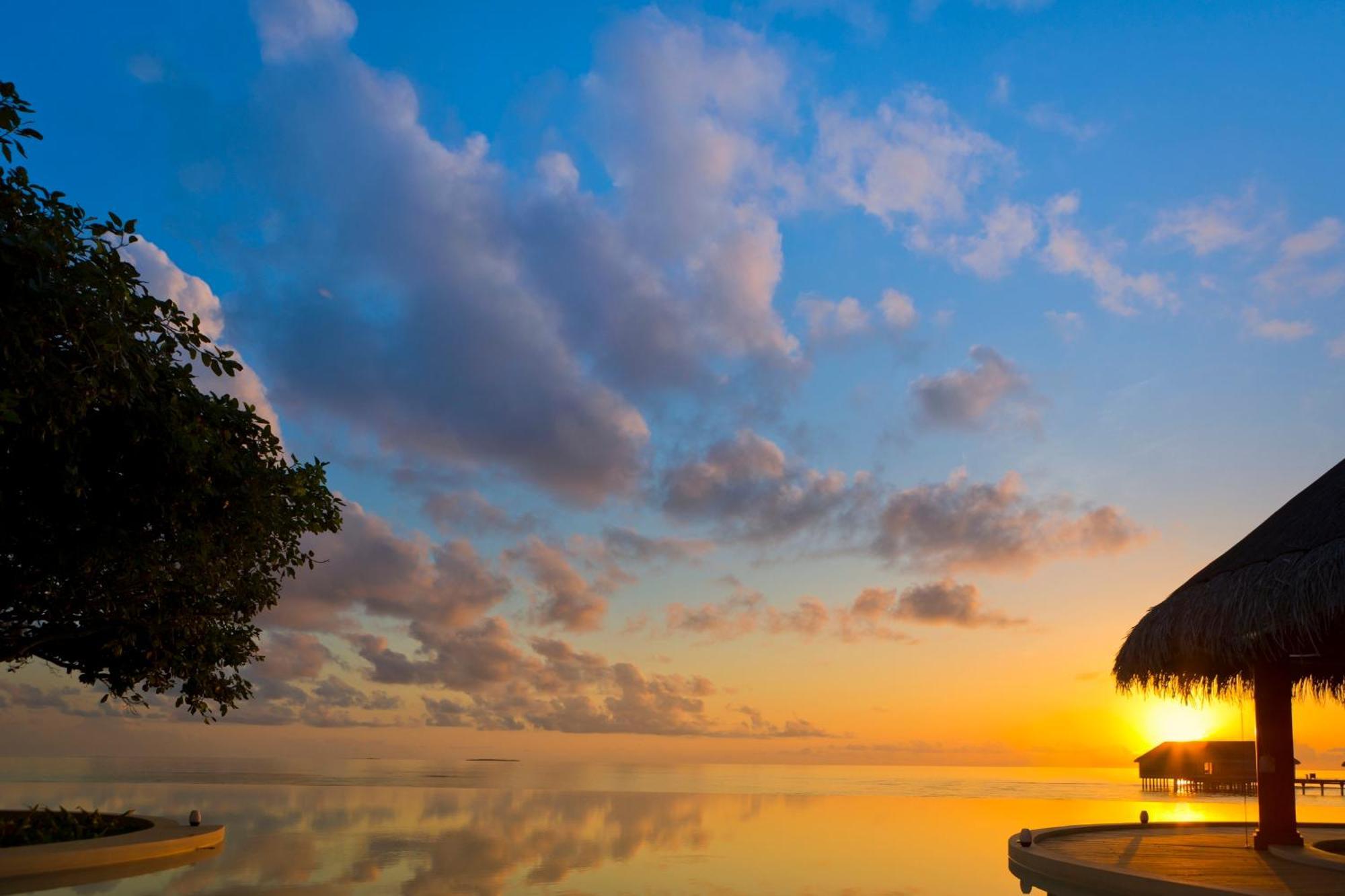 Dusit Thani Maldives Hotel Baa Atoll Exterior photo