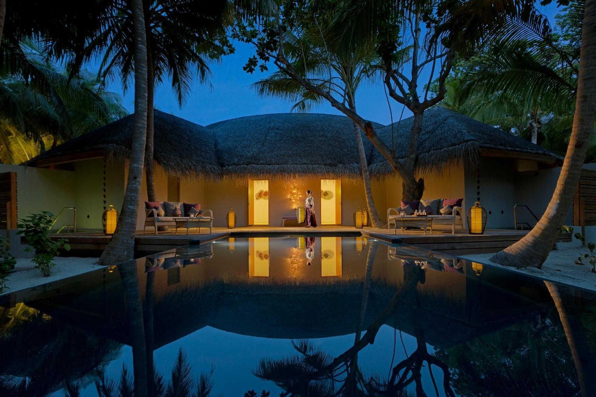 Dusit Thani Maldives Hotel Baa Atoll Exterior photo