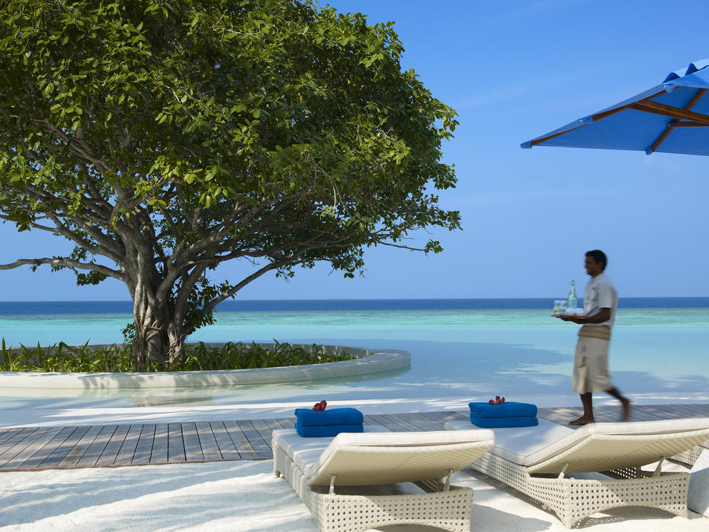 Dusit Thani Maldives Hotel Baa Atoll Exterior photo