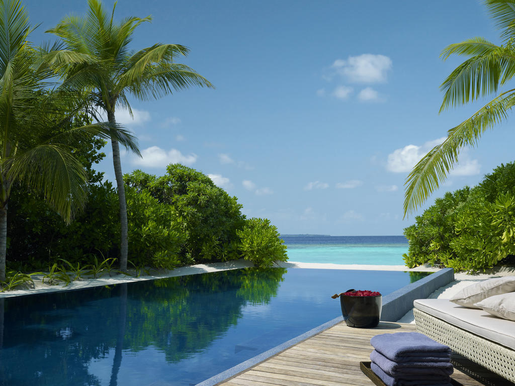 Dusit Thani Maldives Hotel Baa Atoll Exterior photo