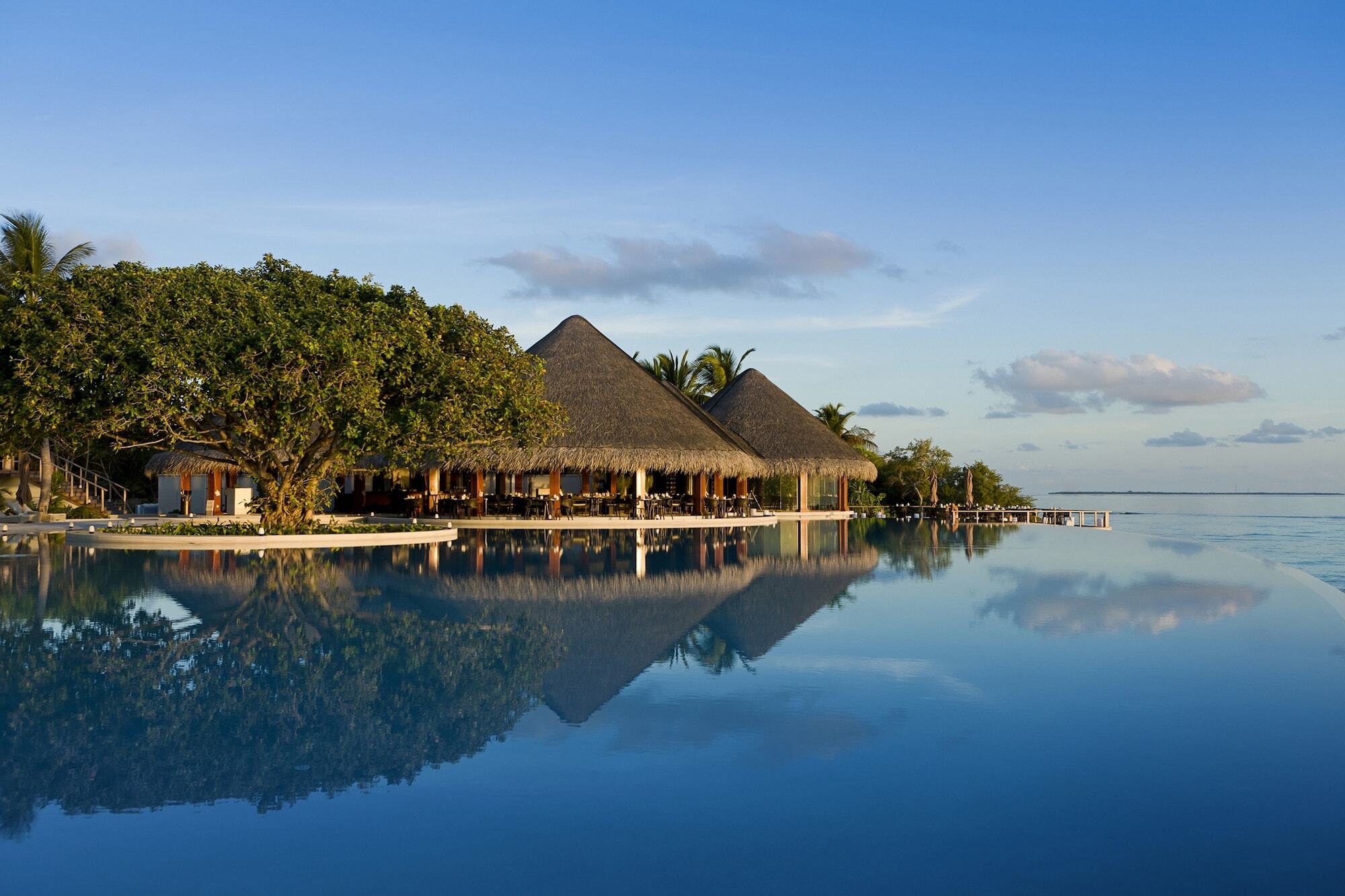 Dusit Thani Maldives Hotel Baa Atoll Exterior photo