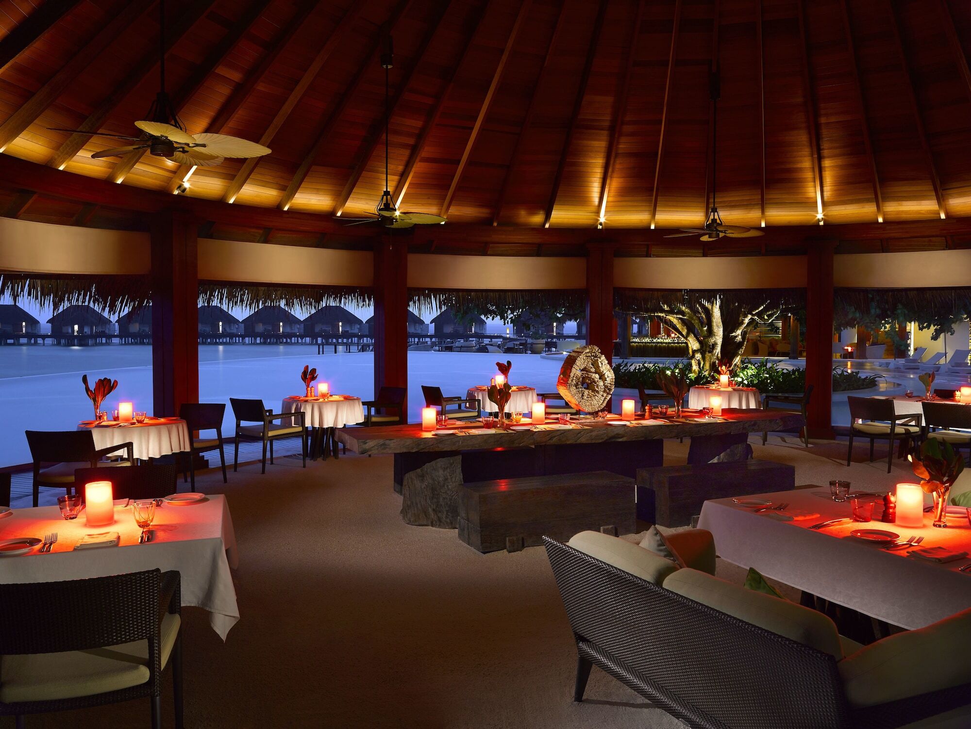 Dusit Thani Maldives Hotel Baa Atoll Exterior photo